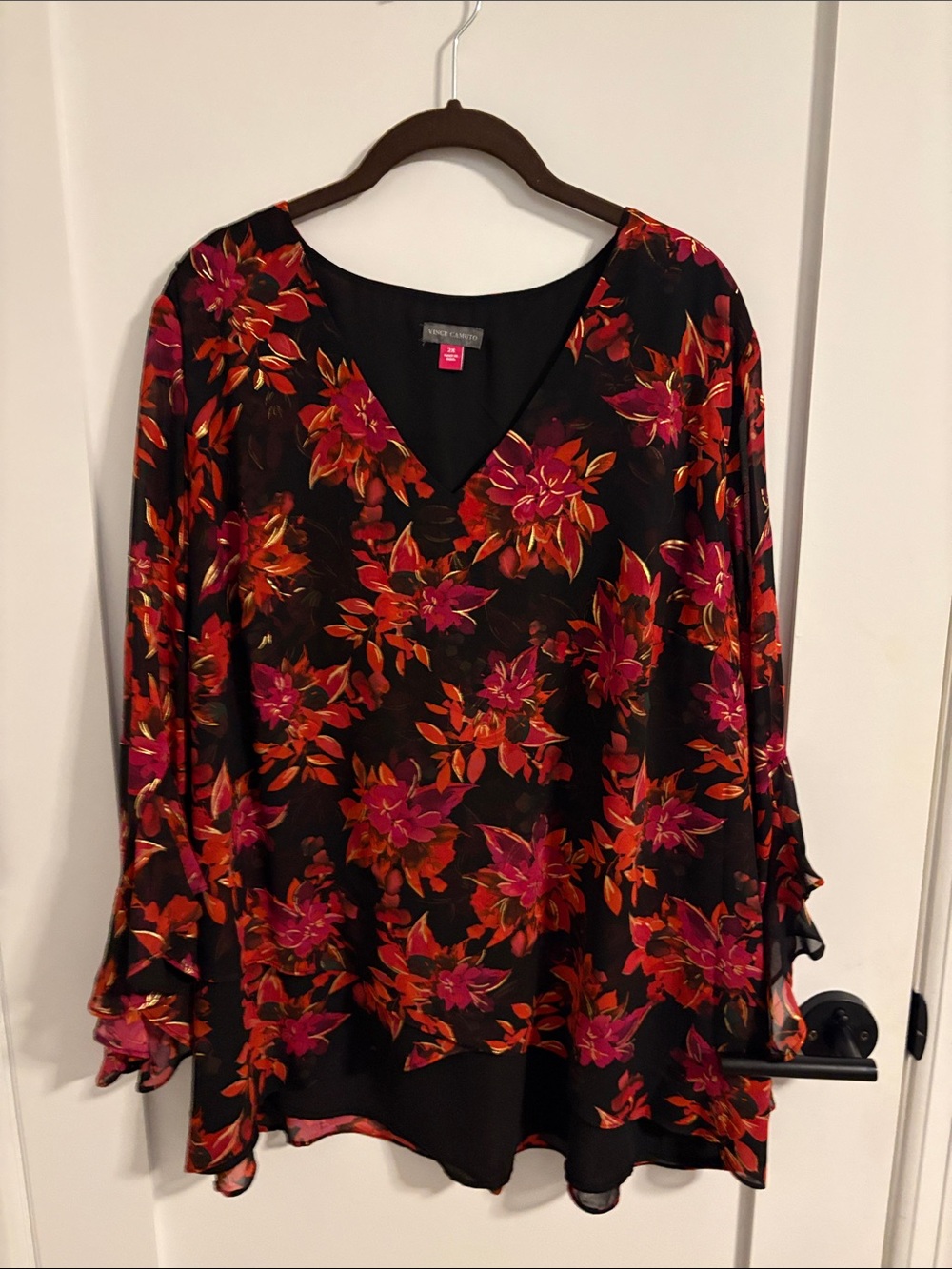 Vince Camuto Black Tunic with Red & Gold Floral Print. 2X women’s plus.